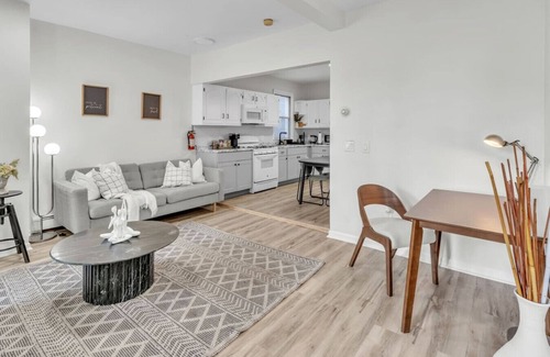 Hackensack River Waterfront Apartment | Getaway Private Bed Near Trans/NYC/EWR