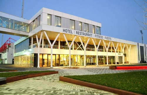 Oss Hotel | Getaway to Comfort with Restaurant, and Free Parking, Near Museum Jan Cunen