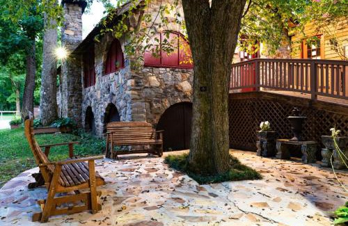 Waynesboro Hotel | Getaway to Owls Nest 43