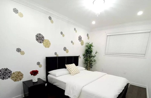 Orillia House | Getaway with an 8-seater Hot Tub & Gaming