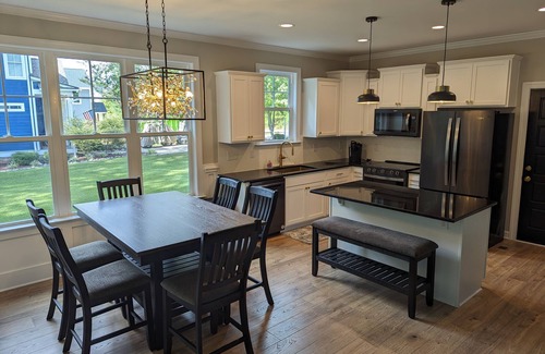 Littleton House | Getaway with "No Egrets"! Your Lake Gaston haven awaits you!