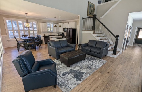 Littleton House | Getaway with "No Egrets"! Your Lake Gaston haven awaits you!