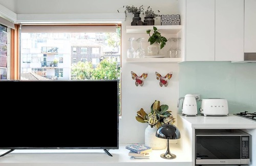 Kirribilli Apartment | Getawayz NSW - Heatherbrae II - Chic 2 Bed Apartment, Stunning Harbour Bridge Views.