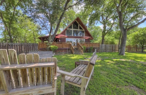 New Braunfels House | Gettin' Guada Loopy With Hot Tub & Riverfront