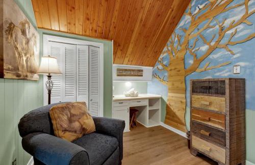 New Braunfels House | Gettin' Guada loopy with Hot Tub & Riverfront