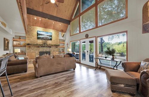 New Braunfels House | Gettin' Guada loopy with Hot Tub & Riverfront