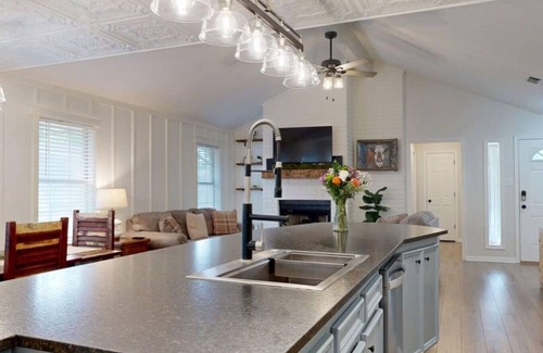 Blinn College-Bryan Campus Apartment | Gettysburg Getaway ~ Aggieland Vacation Rentals