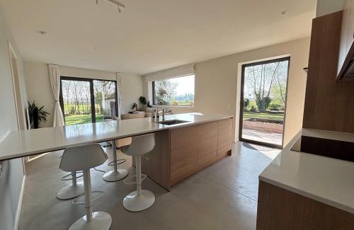 Stalhille Apartment | Gezellig gezinsverblijf op het platteland