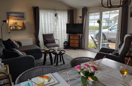 Groot Valkenisse Apartment | GEZELLIGE ZEEMEEUW Bed by the Sea