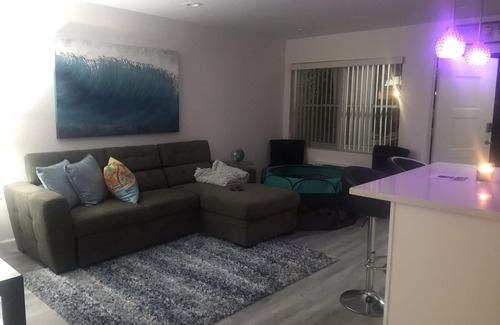 Hollywood Hills Apartment | GG's boutique bungelow.