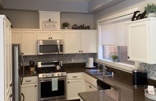 Shaver Lake Condo | GG's Chalet - 6 Bedrooms, 4 Baths, movie theatre, jetted tub, and pool table!
