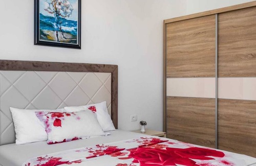 Seoca Apartment | GH# New Penthouse with a pool and a sea view