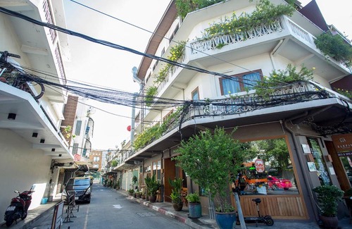 Phra Borom Maha Ratchawang Bed & Breakfast | GHEE GELATO HOUSE
