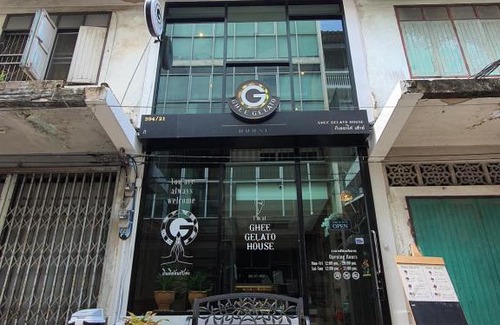 Phra Borom Maha Ratchawang Bed & Breakfast | GHEE GELATO HOUSE