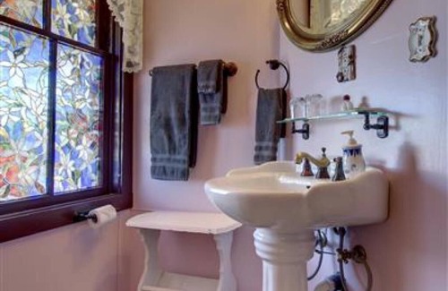 Jerome Hotel | Ghost City Inn