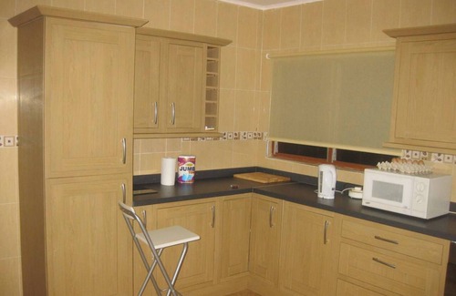 Adenta House | Ghouse room D Ideal For Friends family And Corporate