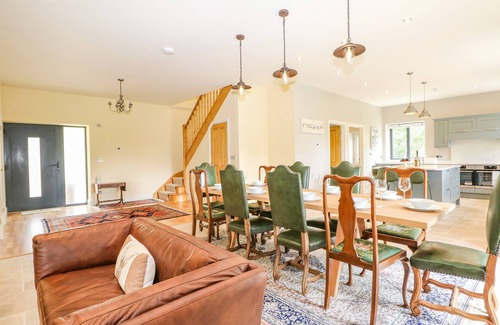 Horam House | GHYLL PARK FARM, pet friendly, character holiday cottage in Horam