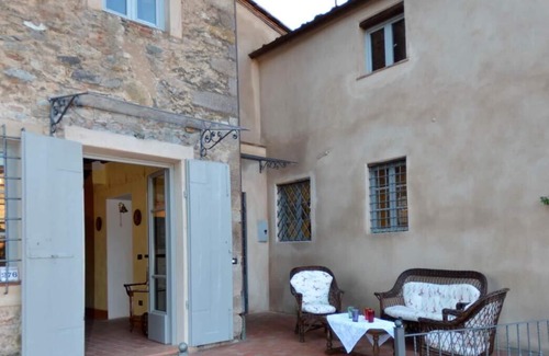 Sant'Andrea di Compito Villa | Giada Country House & Pool - GiadaPalaceGroup