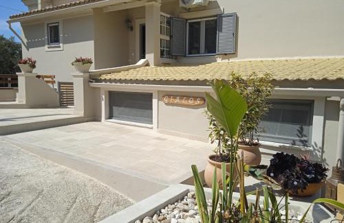Chlomos House | Gialos Holiday House