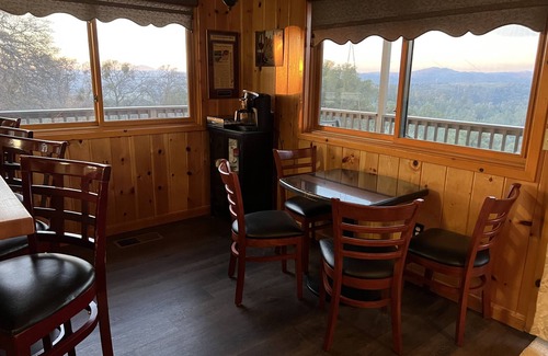 Sonora House | Gianelli Vineyards Wine Taste & Stay