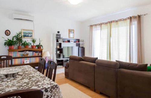Susanj House | Giant 3 bedroom apartment (house)