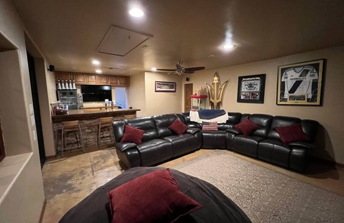 University Estates House | GIANT Compound located 15min from Scottsdale