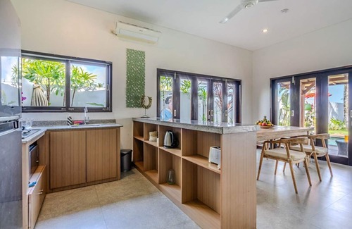 Peliatan Villa | Gianyar Villa - Three Bedroom Villa, Sleeps 6