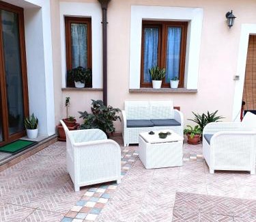 Villacidro Apartment | Giarranas House - Apartment with coutyard