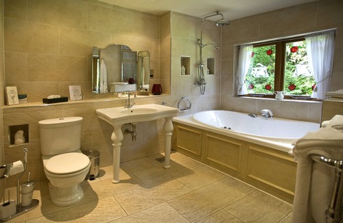 Higher Walton Hotel | Gibbon Bridge