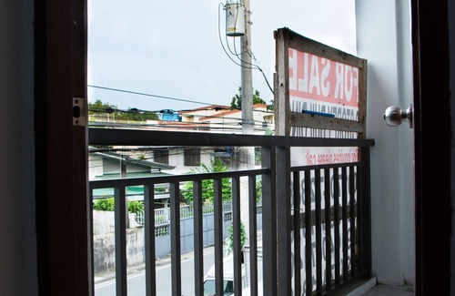 Imus Condo | Gibbz Apartelle (Unit 205)
