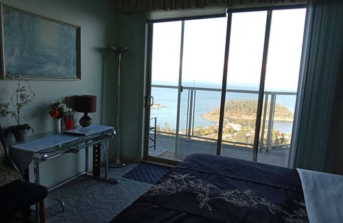 Regional District of Nanaimo Bed & Breakfast | Gibralter Rock Ocean View B&B