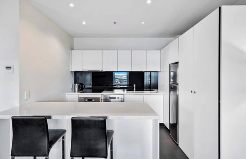 Sullivan's Cove Apartment | Gibson's Mill Penthouse with private balcony - 301