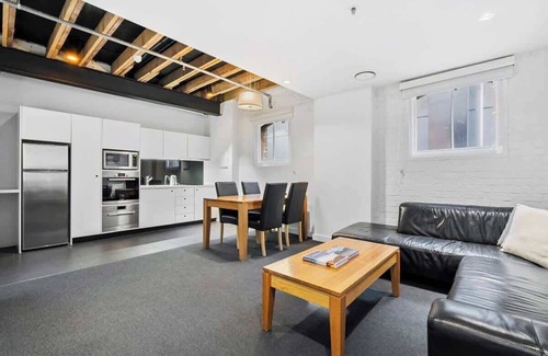 Sullivan's Cove Apartment | Gibson's Mill waterfront warehouse apartment - 203