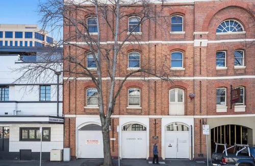 Sullivan's Cove Apartment | Gibson's Mill waterfront warehouse apartment - 203