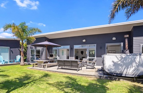 Waihi Beach House | GIBSONS GARAGE - WAIHI BEACH HOLIDAY HOME in Waihi Beach