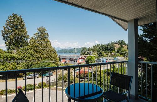 Gibsons Hotel | Gibsons Landing Inn