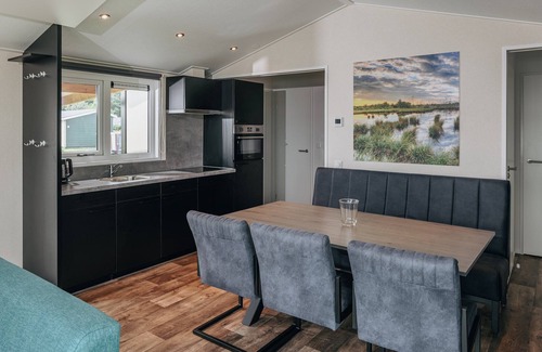 Zuideinde Ski Chalet | Giethoorn Lakehouse Retreat