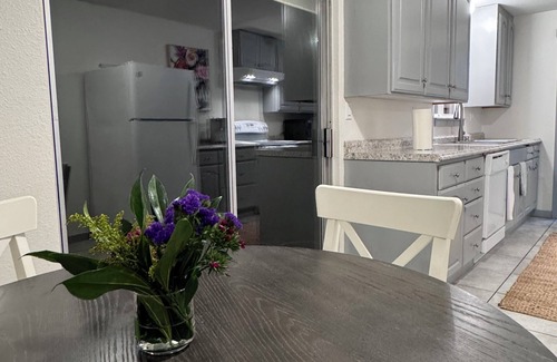Gig Harbor House | Gig Harbor Cozy Get Away, Bring Fido - Park like Backyard