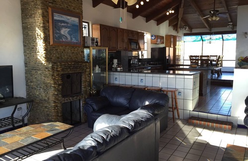 Las Gaviotas House | Gigantic House-Great for Familes, Friends, Couples-Ocean Views-Steps to beach
