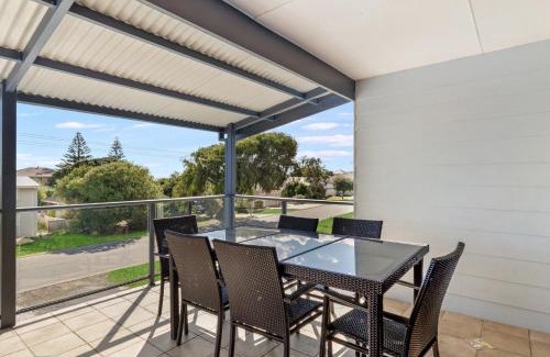 Silver Sands House | Giggles Beach House in Silver Sands