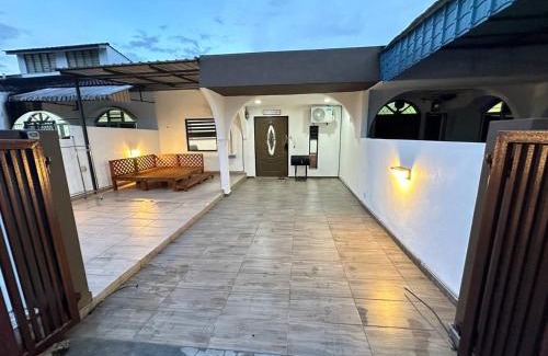 Taman Merdeka House | Gigie Musliim Theme Homestay