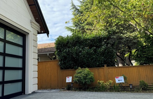 Steveston House | Gilbert house cozy guest ensuite room near YVR-airport