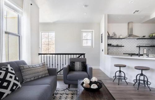 Gilbert House | Gilbert Laurel