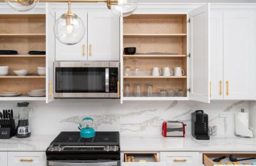 Bronzeville Apartment | Gilean Urban Retreat
