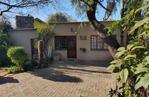 Benoni Apartment | GILLFORD GALLERY ACCOMMODATION