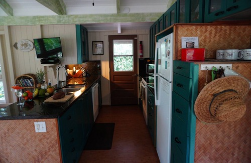 Kilauea Cottage | Gilligan's-secluded air-conditioned Cottage Near Gorgeous Beach-TVNC-4189