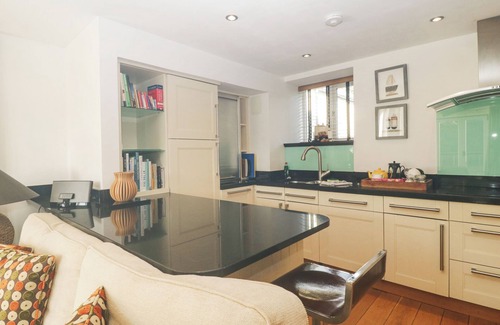 Noss Mayo Cottage | GILLYWEED, family friendly, with a garden in Noss Mayo
