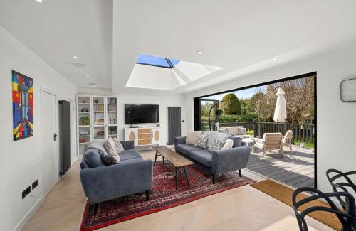 Murthly House | Gilmore House - 5 Bedroom Victorian Home with Hot Tub