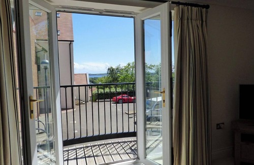 Tenby Cottage | Giltar View, holiday property Tenby, Sleeps 5, 3 bedrooms, bathrooms