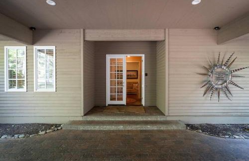 Sun Valley House | Gimlet Family Home Close to Lift with Hot Tub!